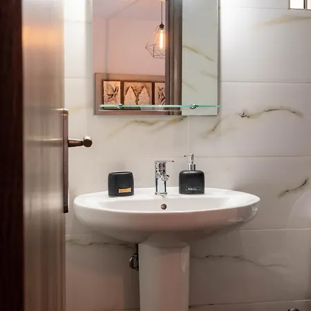 Lägenhet Aigli Luxury Nea Roda